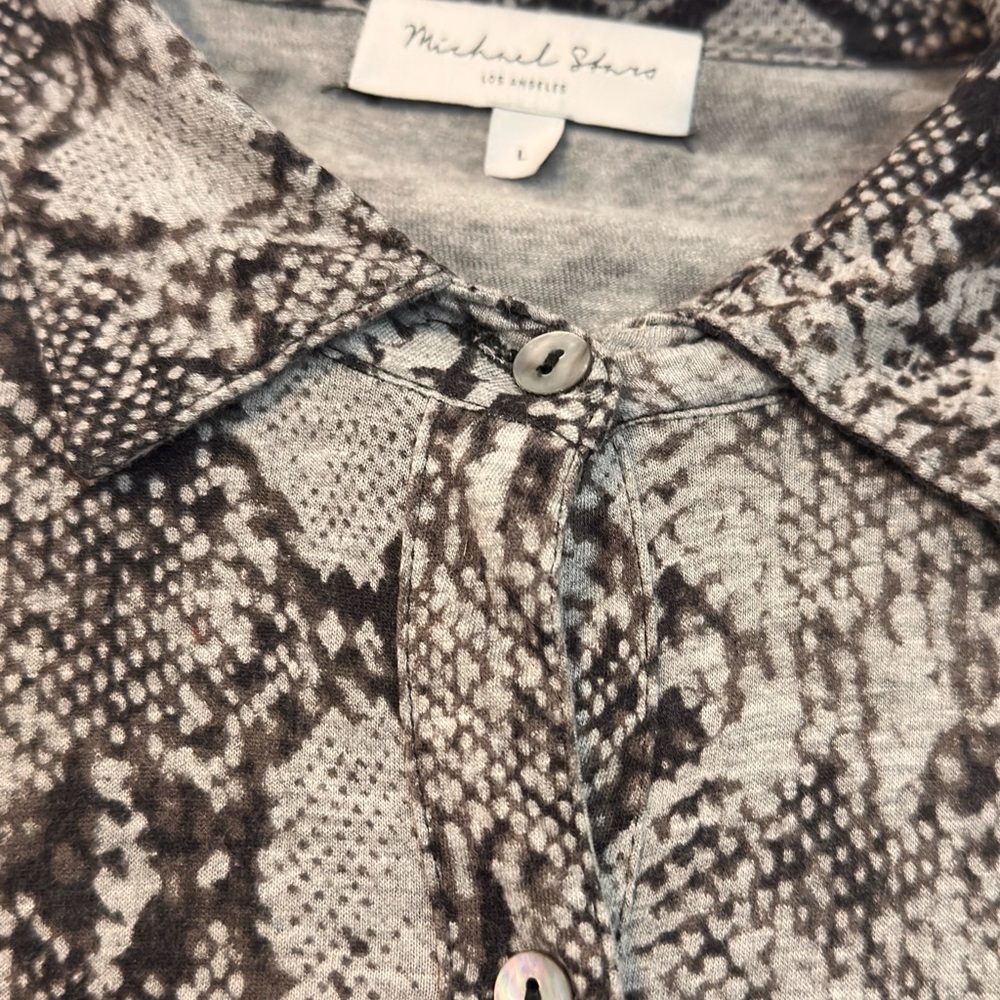 EUC Michael Stars Button Down Size Large